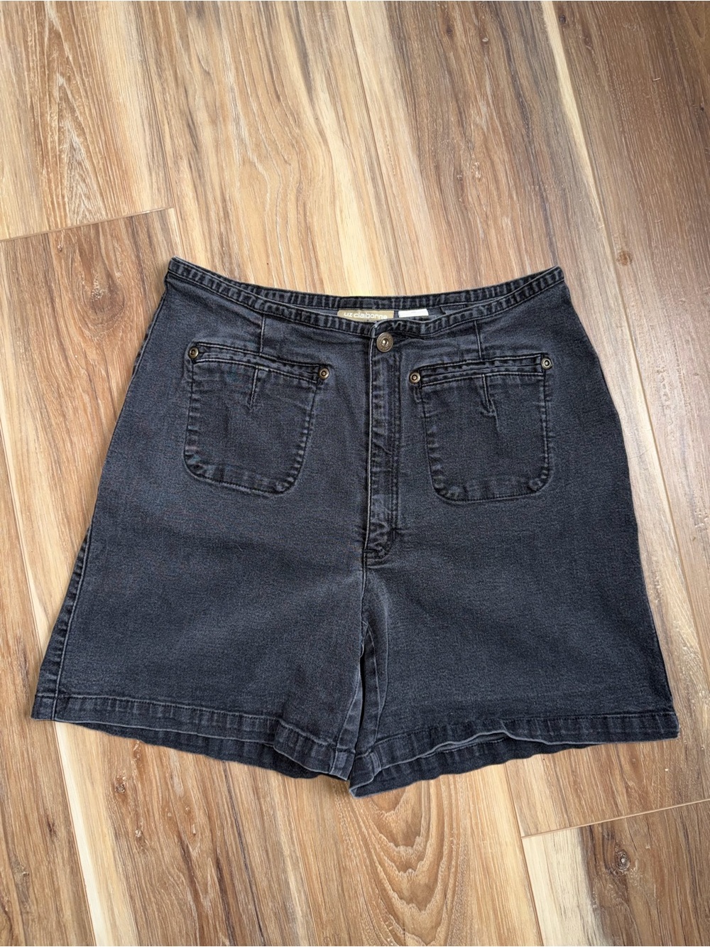 Vintage Liz Claiborne Black Faded High Rise Shorts with Front Pocket Details